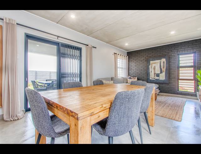 4 BEDROOM CLUSTER FOR SALE IN ALBERTSDAL